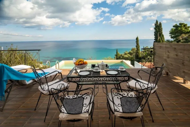 Deluxe Villa beachfront