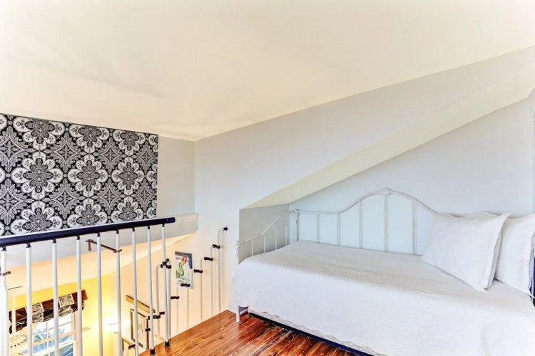 Ocean Ave Spacious Seaside Cottage by RedAwning