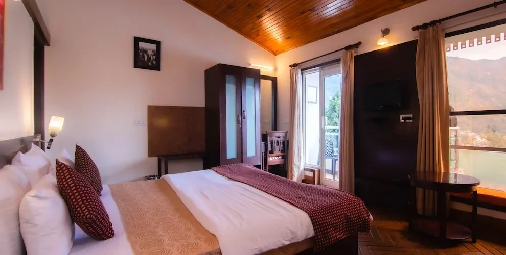 Deluxe room with lake view