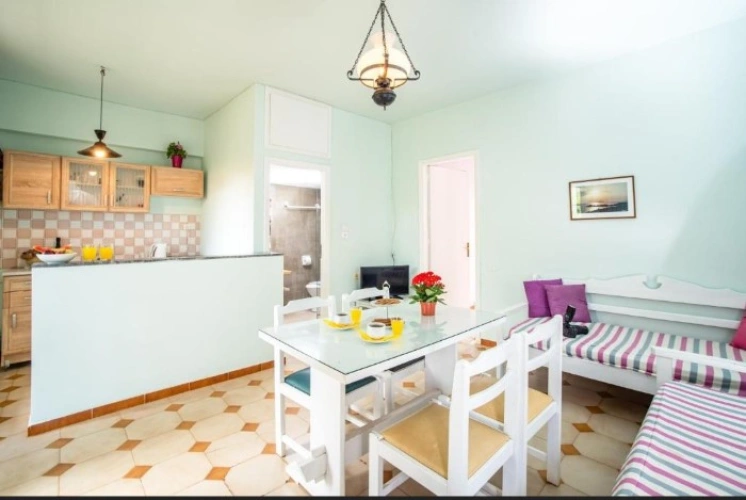 1 Bedroom Triple Apartment