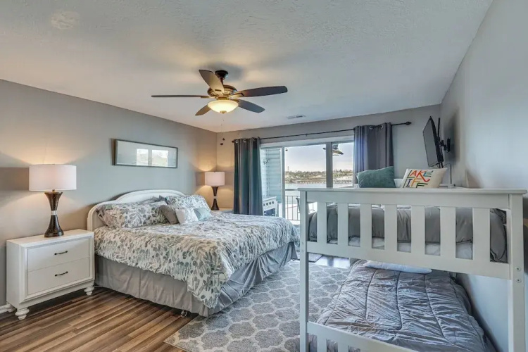 Lakefront Retreat w/ Community Pool in Osage Beach