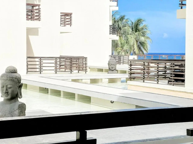AT 1124 Two Bed Reflecting Pool View Close Beach