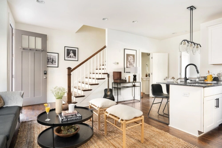 3 Bedrooms Apartment