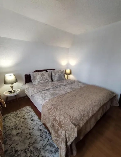 4 Bedrooms Cottage