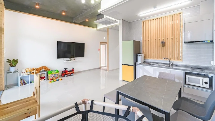 2 Bedrooms Quadruple Villa