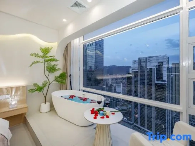 Standard Twin room with city view