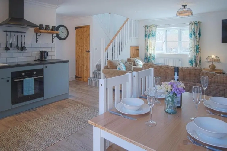 2 Bedrooms Cottage