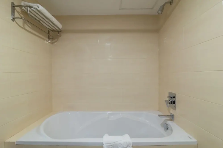 Deluxe Twin room with balcony
