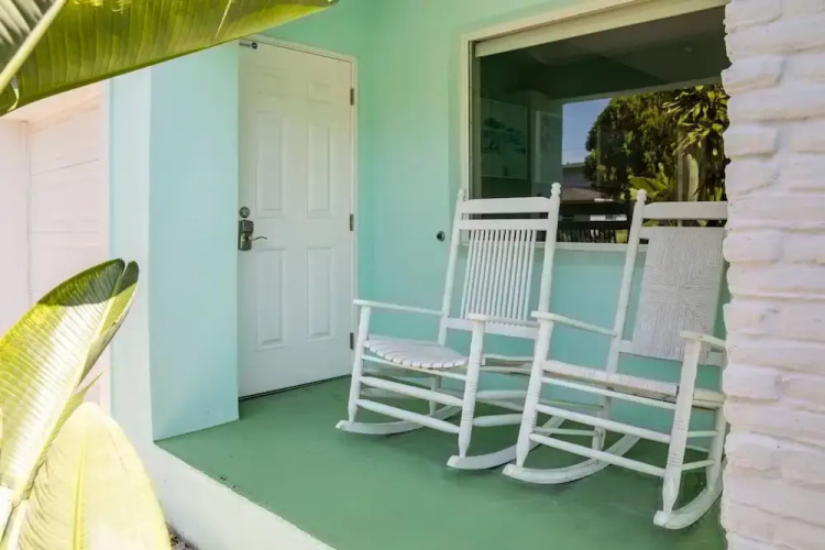 Beachside Bliss Lush Private Pool BBQ King Bed