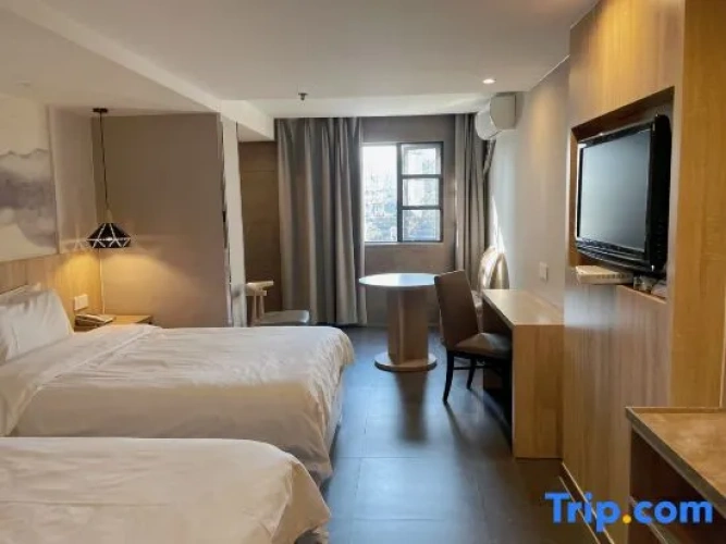 Standard Twin Family room