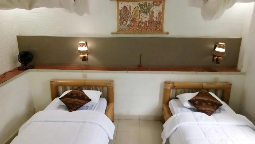 Khrisna Hs and Cottages