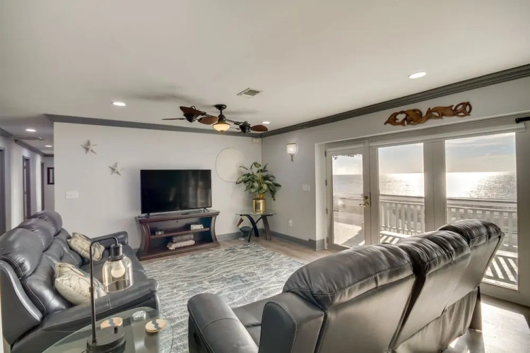 5 Bedrooms Cottage with balcony