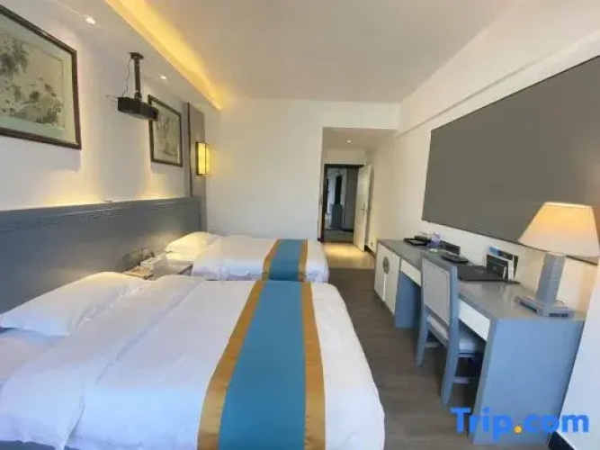 Beihai Bainian Hotel (Beihai Old Street)