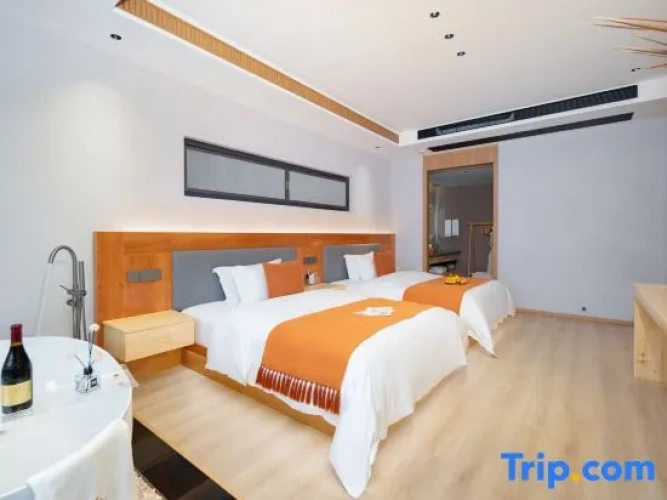 Standard Twin room with balcony