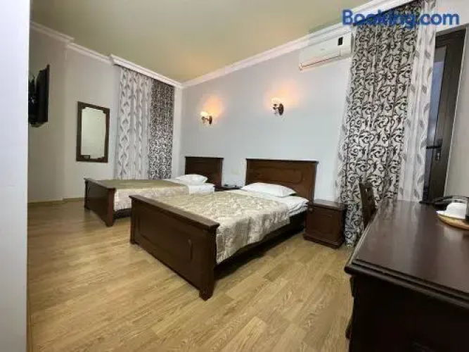 Eiffel Hotel