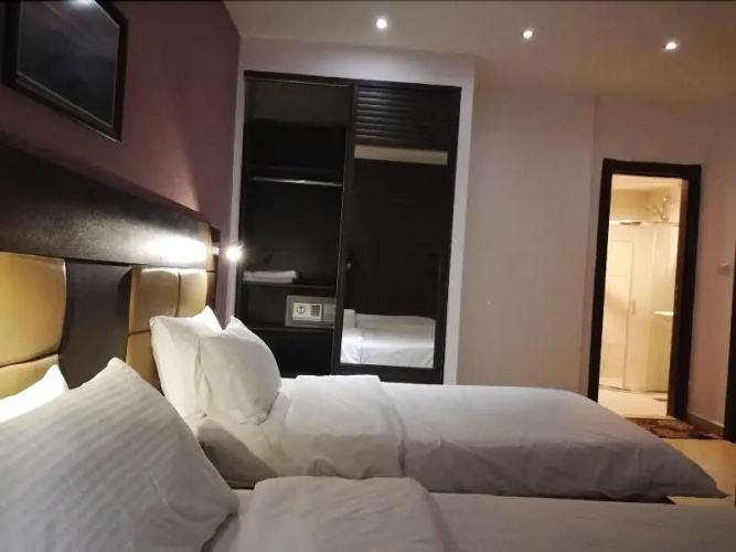 7 Days Hotel Suites