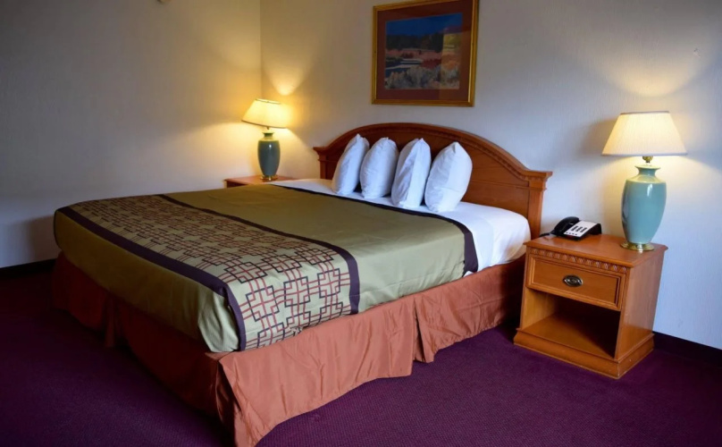 Snelling Motel