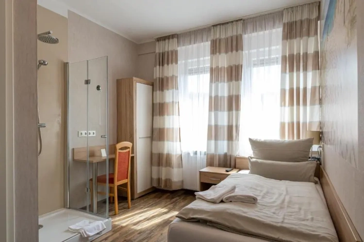 Standard Single room