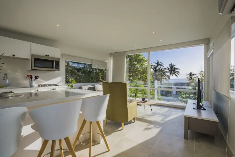 1 Bedroom Apartment with ocean view