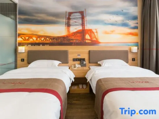 Business Twin room with street view