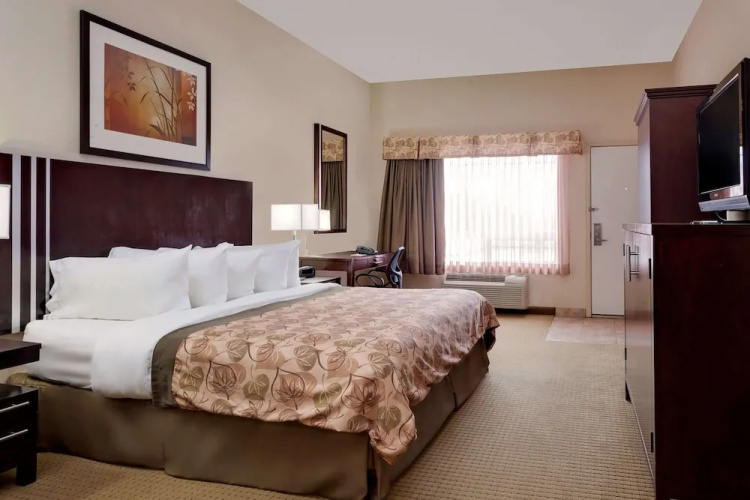Ramada Lac La Biche