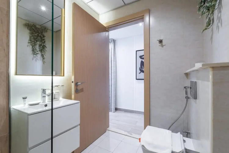 Stunning Studio in Regina Tower With Five Hotel View