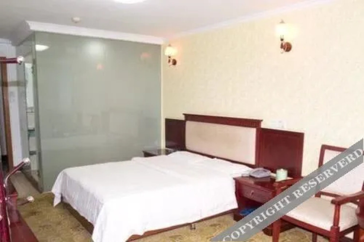 Sanyang Hotel(深圳三阳酒店(深圳双龙地铁站店))