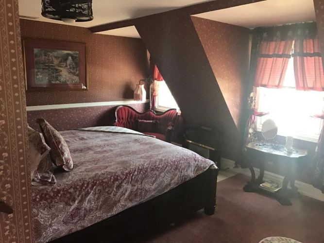 Arrowhead Lake Inn