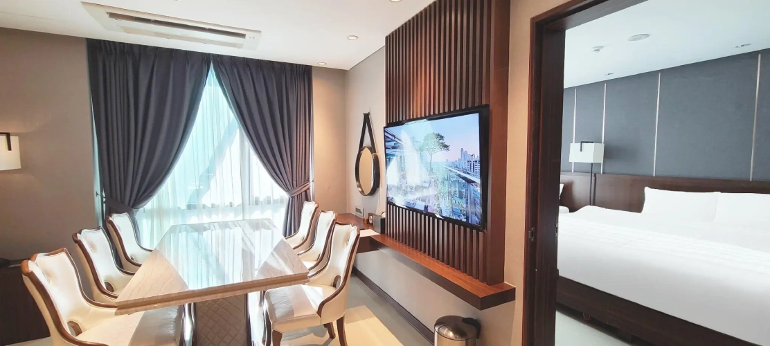 Quadruple Suite