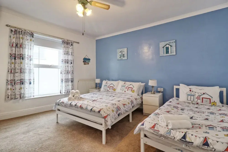 Walton Beach Holiday Lets