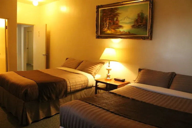 Outlook Motor Hotel