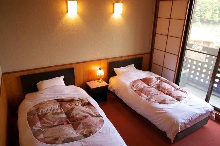 Standard Twin room with balcony