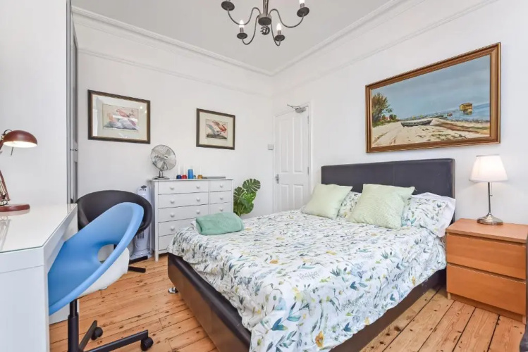Groves 4 Bedroom, Shepherds Bush