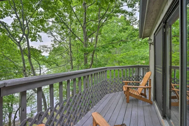 4 Bedrooms Cottage