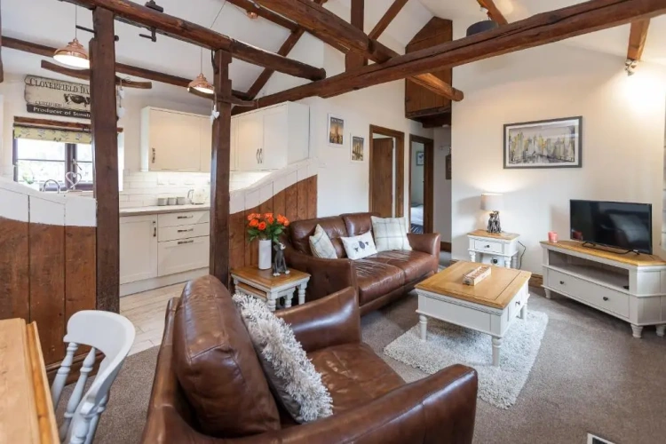 2 Bedrooms Cottage