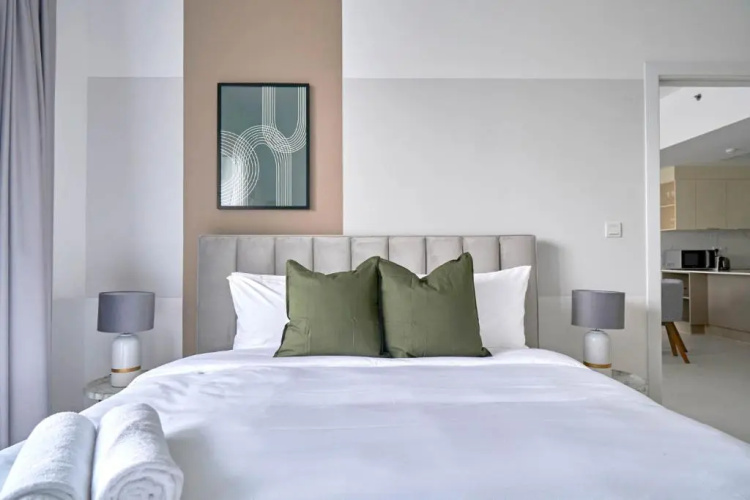 Stella Stays Iconic 1 BDR Dubai JVC Large Terrace