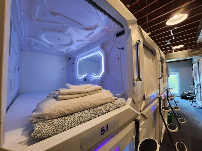 U Street Capsule Hostel