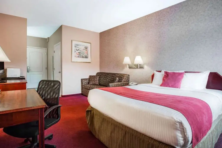 Ramada Limited 100 Mile House