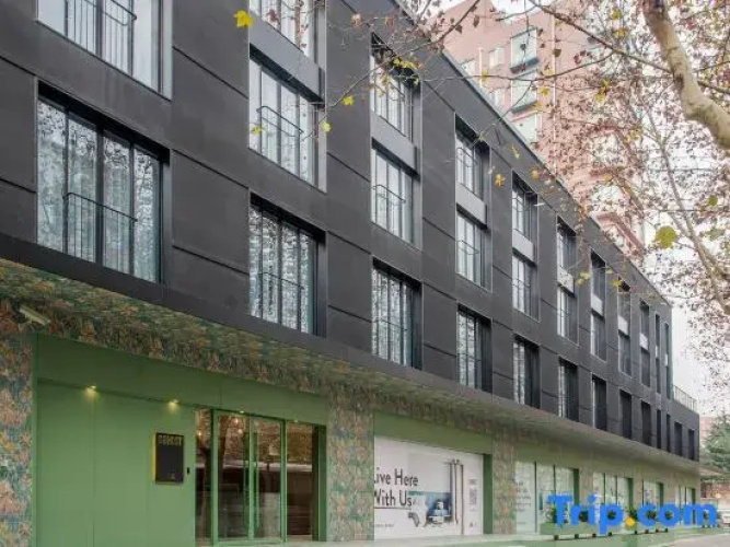 baseLITE-WESTBUND Serviced Apartment