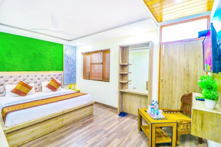 Luxury Triple room