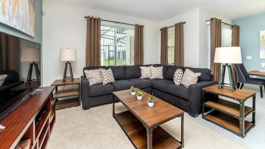 9045 Dogleg Drive