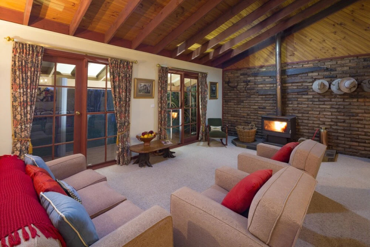 Moffat Falls Lodge