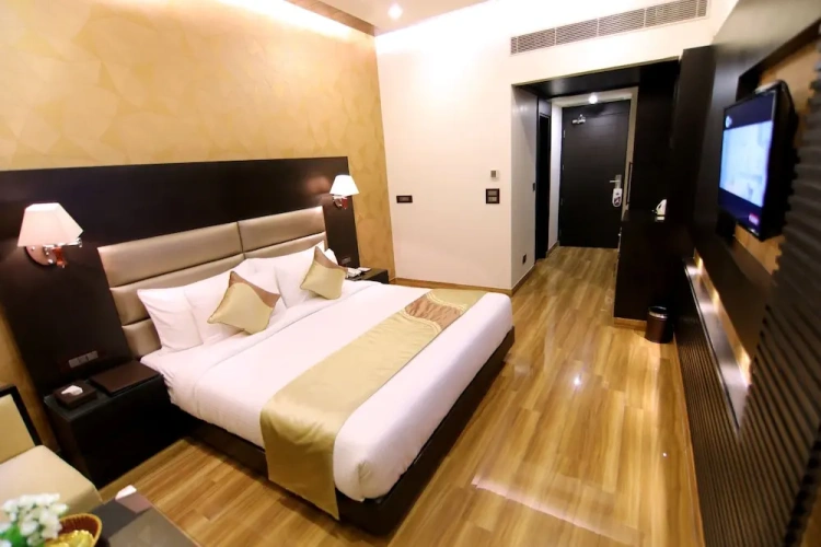 Superior Double room with city view