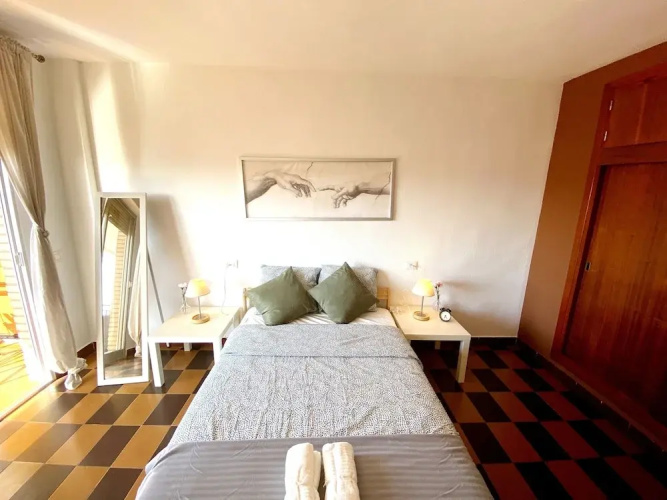 3 Bed room flat with Sea & Mountain View