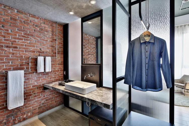 U.I.J Hotel & Hostel