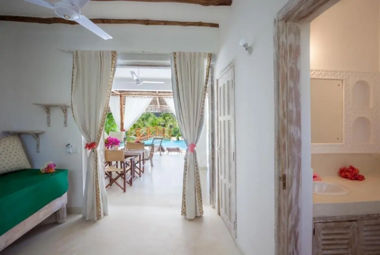 2 Bedrooms Apartment