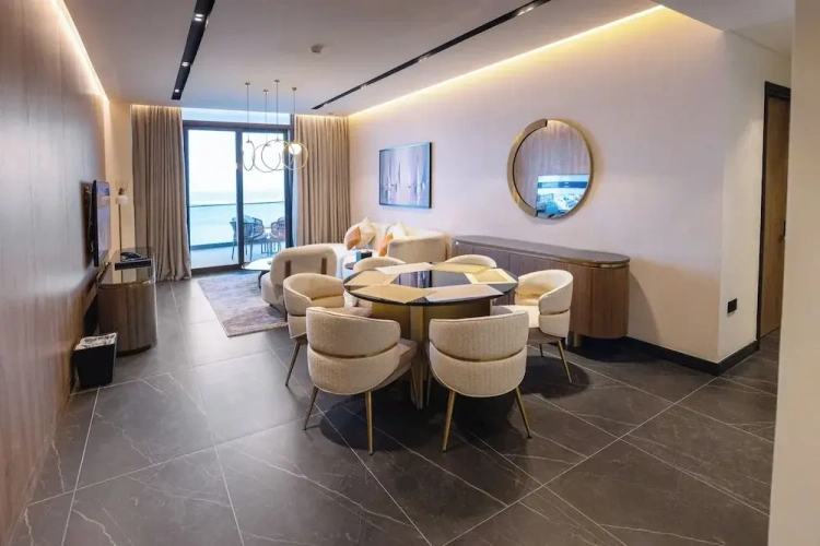 2 Bedrooms Suite with balcony and with sea view