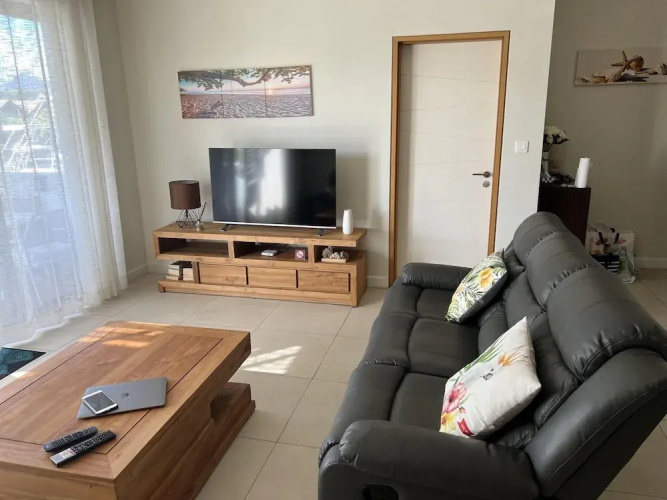 Immaculate Two Beds Luxury Marina Apartment