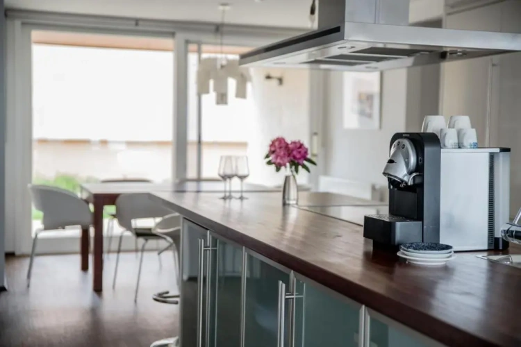 3 Bedrooms Apartment