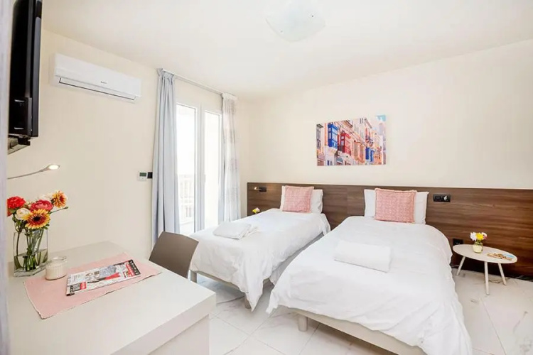Atlantis Holiday Suites